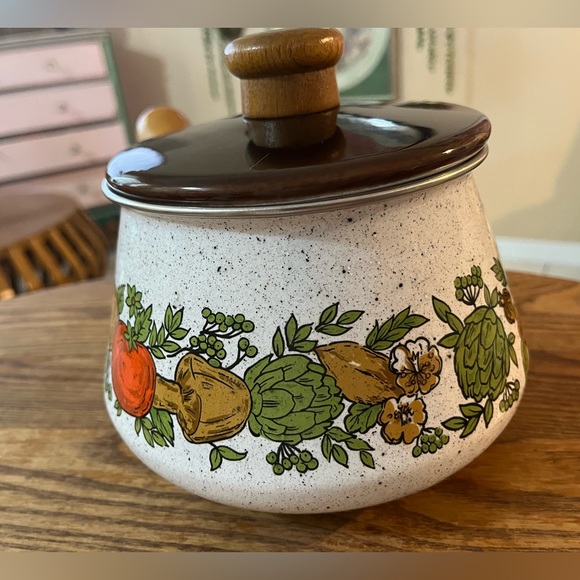 Vtg 70’s Spice Of Life Fondue Pot - Enamelware Vegetable Medley Cottage core - Picture 7 of 12
